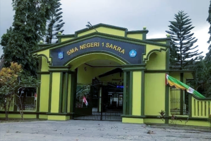 Belum Lunas Bayar Seragam Rp1,3 Juta, Wali Murid SMA 1 Sakra Kembali Dibebani Uang Bangku Rp1 Juta